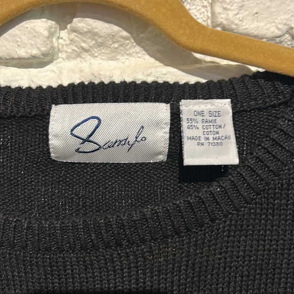 Sandylo vintage one size fits all with beautiful detailing . - Picture 2 of 8